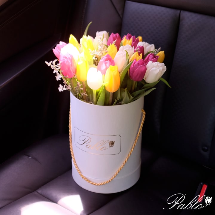 tulips-bucket-white-min.jpg
